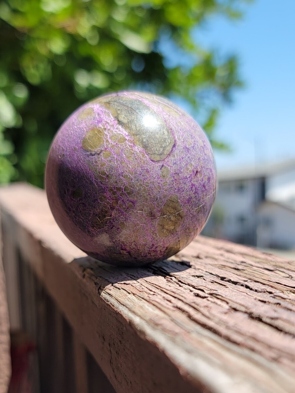 (A) NEW 53.7MM SILVER FLASH ATLANTISITE SPHERE